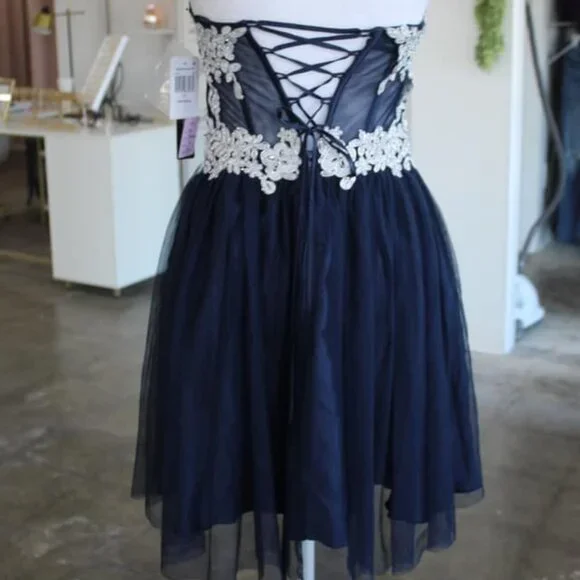 Morgan & Co - Picture 2 of 2